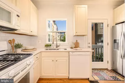 4548 Longfellow Street, Hyattsville, MD 20781 - Photo 17