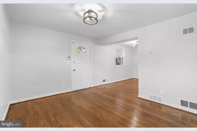 2805 Iverson Street #121, Temple Hills, MD 20748 - Photo 5