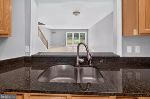6005 Bridgepointe Dr, Chester, MD 21619 - Photo 5