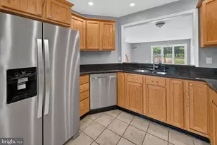 6005 Bridgepointe Dr, Chester, MD 21619 - Photo 9
