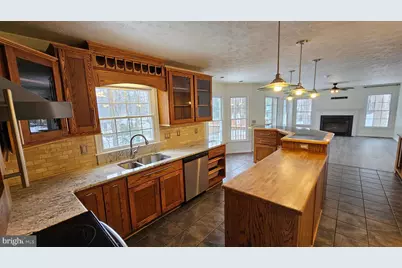 23188 Cherry Hill Court, California, MD 20619 - Photo 3