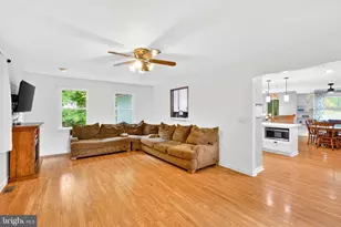 39510 Pocahontas Dr, Mechanicsville, MD 20659 - Photo 9