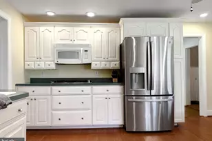 21225 Georges Ln, Avenue, MD 20609 - Photo 9