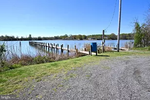 40070 Beach Dr, Mechanicsville, MD 20659 - Photo 5