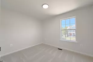 21096 Lizson Ct, California, MD 20619 - Photo 11