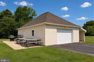 21045 Oakland Hall Rd, Avenue, MD 20609 - Photo 5