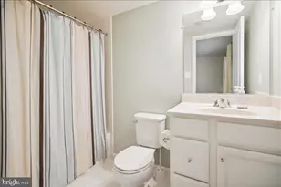 23123 Azalea Ln, California, MD 20619 - Photo 7