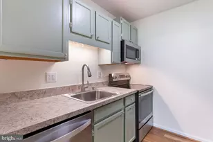 23240 Rosewood Ct, California, MD 20619 - Photo 9
