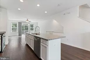 23048 Mountain Laurel Ln, California, MD 20619 - Photo 5