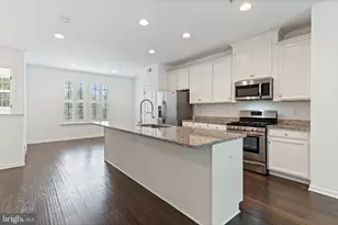 23048 Mountain Laurel Ln, California, MD 20619 - Photo 3