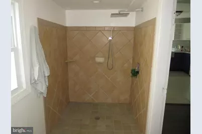 35 W Chesapeake Avenue, Crisfield, MD 21817 - Photo 11