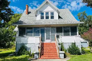 225 N N Somerset Ave, Crisfield, MD 21817 - Photo 1