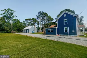 215 N 1st St, Crisfield, MD 21817 - Photo 3