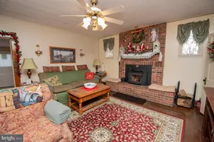 34 Maryland Ave, Crisfield, MD 21817 - Photo 9