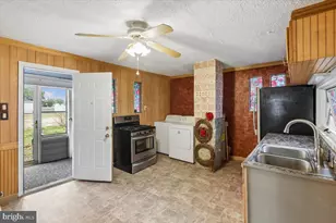 262 N Somerset Ave, Crisfield, MD 21817 - Photo 17