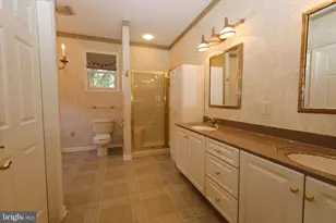 650 Trafalgar Dr, Hagerstown, MD 21742 - Photo 11