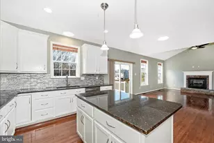 18423 Roslin Pl, Hagerstown, MD 21740 - Photo 15