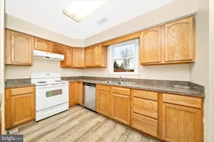 351 Vale St, Hagerstown, MD 21740 - Photo 13