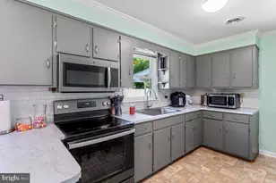 54 W Henrietta St, Smithsburg, MD 21783 - Photo 5