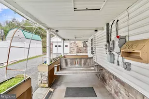 208 Fulton St, Hancock, MD 21750 - Photo 3