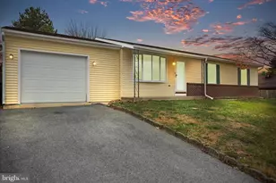 1349 Cedarwood Dr, Hagerstown, MD 21742 - Photo 7