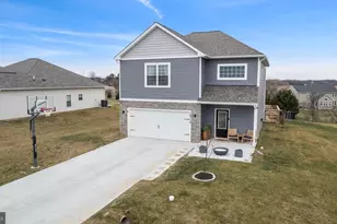 18716 Ballantyne Wy, Hagerstown, MD 21740 - Photo 1