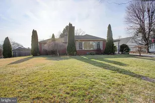 18807 Crofton Rd, Hagerstown, MD 21742 - Photo 1