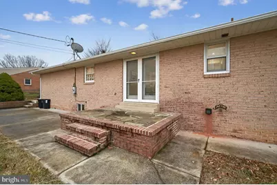 10611 Oaktree Circle, Williamsport, MD 21795 - Photo 5