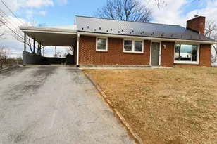 53 S Colonial Dr, Hagerstown, MD 21740 - Photo 1