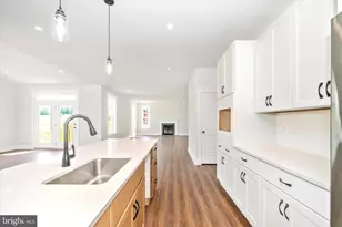 20406 Trout Dr, Hagerstown, MD 21740 - Photo 11