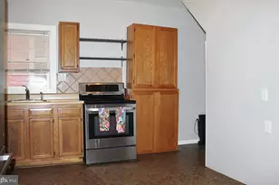 236 N Locust St, Hagerstown, MD 21740 - Photo 9