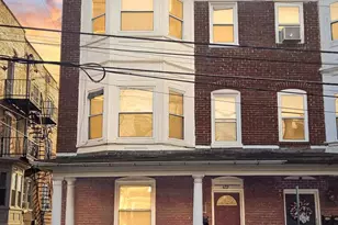 422 N Locust St, Hagerstown, MD 21740 - Photo 1