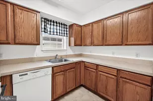 912 Lanvale St, Hagerstown, MD 21740 - Photo 13