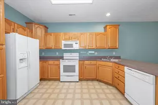 279 Sunbrook Ln, Hagerstown, MD 21742 - Photo 15