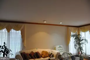 18903 Manchester Dr, Hagerstown, MD 21742 - Photo 11