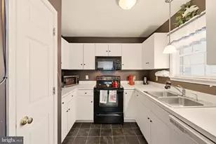 18030 Edith Ave, Maugansville, MD 21767 - Photo 13