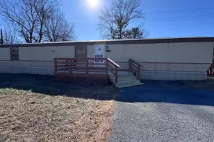 15642 Deer Lodge Dr, Hagerstown, MD 21740 - Photo 1