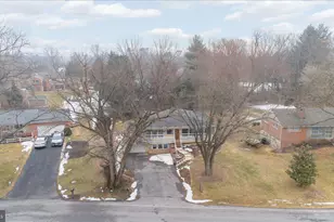 13331 Apple Hill Dr, Hagerstown, MD 21742 - Photo 3