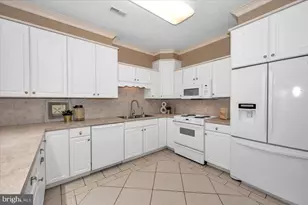 319 Sunbrook Ln, Hagerstown, MD 21740 - Photo 25