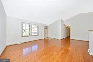 223 Montclair Ct, Hagerstown, MD 21742 - Photo 5