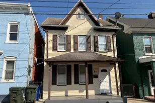 34 Elizabeth St, Hagerstown, MD 21740 - Photo 1