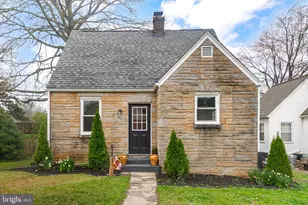 909 Beechwood Dr, Hagerstown, MD 21742 - Photo 1