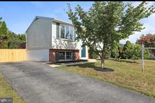 1337 Cedarwood Dr, Hagerstown, MD 21742 - Photo 3