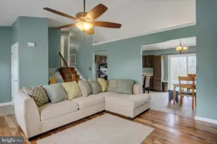 10204 Bear Creek Dr, Hagerstown, MD 21740 - Photo 9