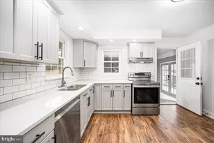 18436 Woodside Dr, Hagerstown, MD 21740 - Photo 17