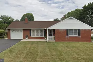 22054 Mohawk Dr, Smithsburg, MD 21783 - Photo 1