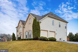 13827 Kialani Dr, Hagerstown, MD 21742 - Photo 5