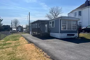 17813 Sherman Ave, Hagerstown, MD 21740 - Photo 3