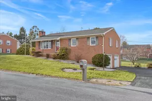 18360 Woodside Dr, Hagerstown, MD 21740 - Photo 3