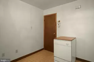 1005 Valleybrook Dr, Hagerstown, MD 21742 - Photo 9